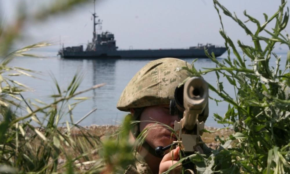 Πρόβα απόβασης σε ελληνικό νησί από το τουρκικό Πολεμικό Ναυτικό